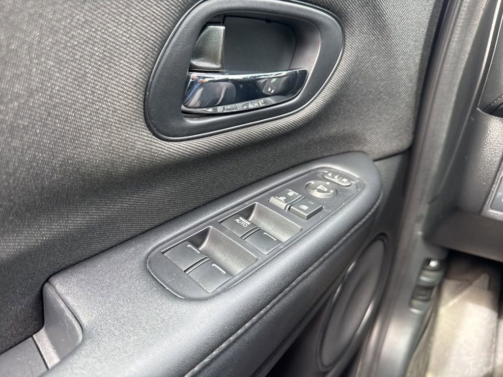 Used 2022 Honda HR-V Sport image 14