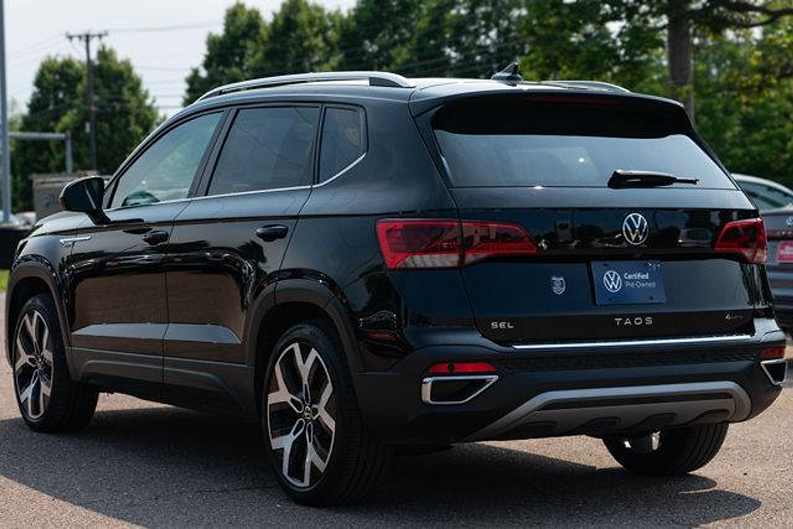 Certified 2023 Volkswagen Taos SEL AWD/4WD image 4