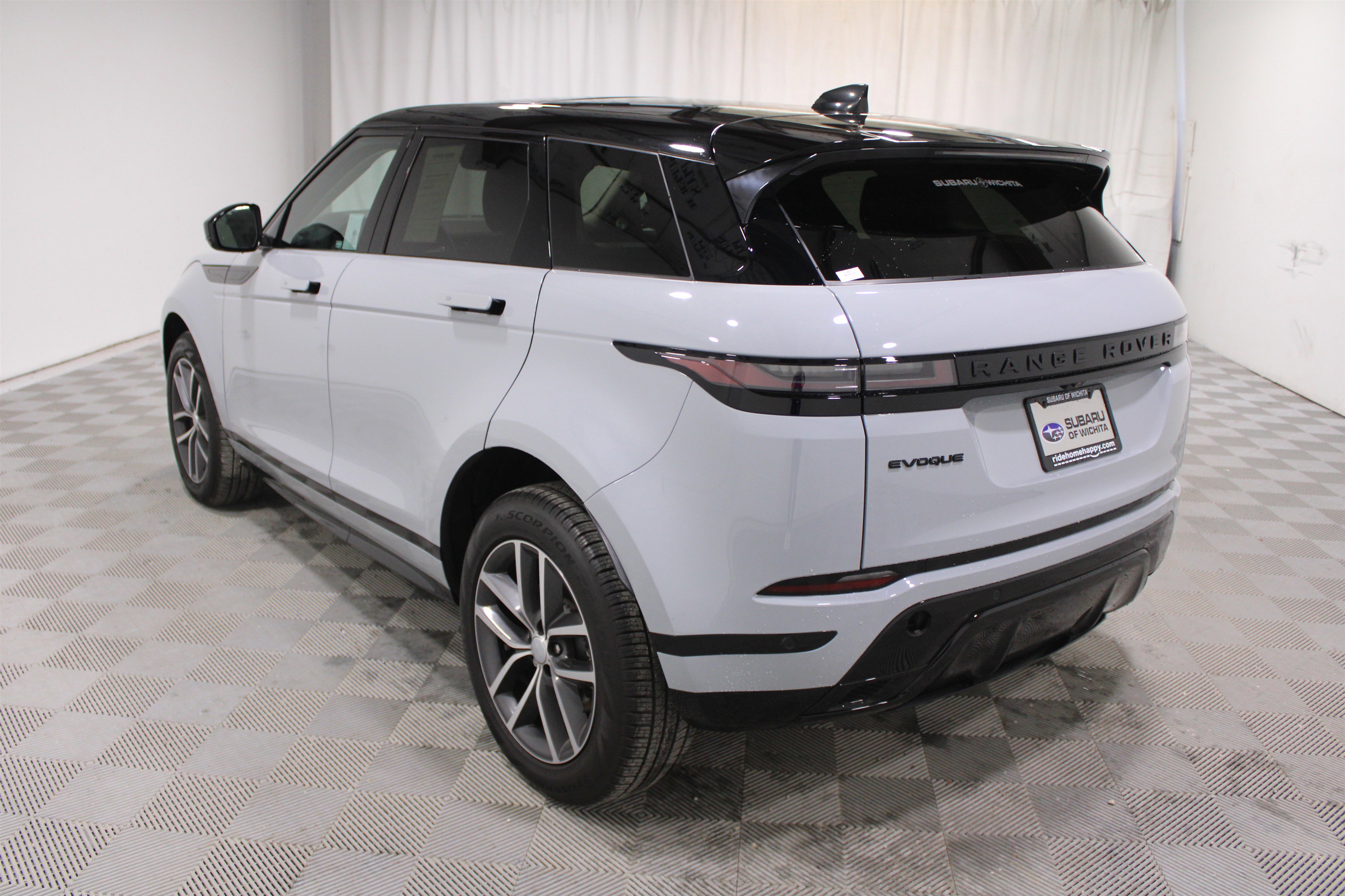 Used 2024 Land Rover Range Rover Evoque Dynamic SE image 27