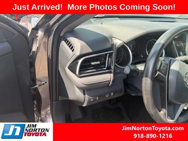 Used 2024 Toyota Camry LE FWD image 10