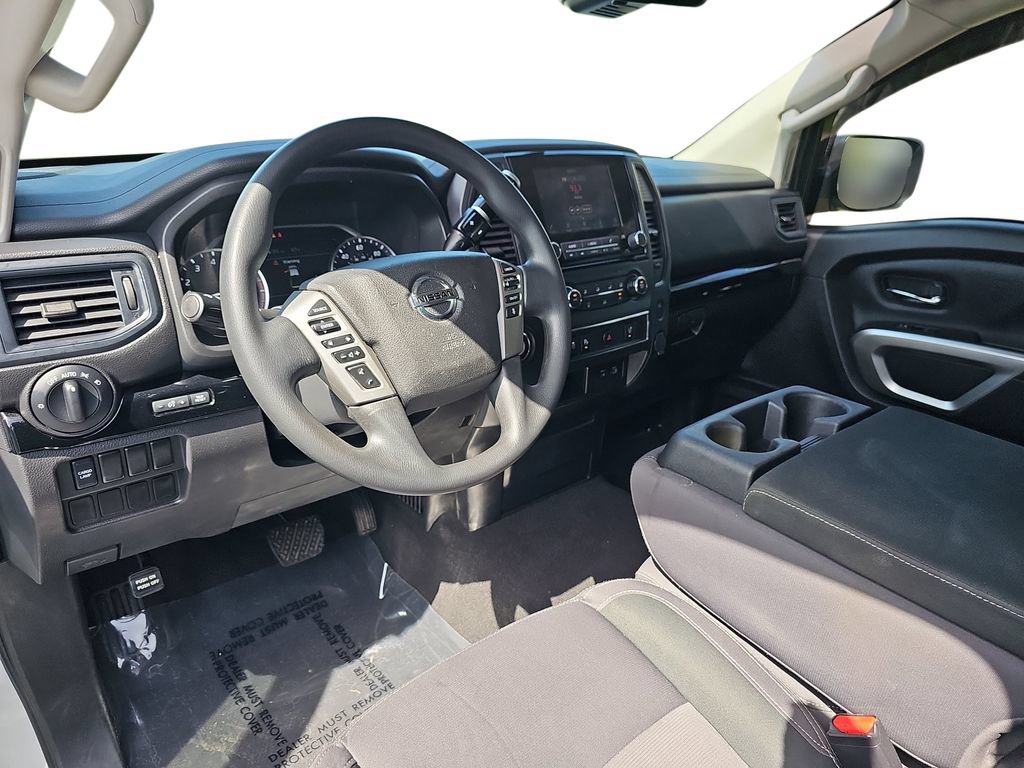 Used 2022 Nissan Titan SV RWD image 16
