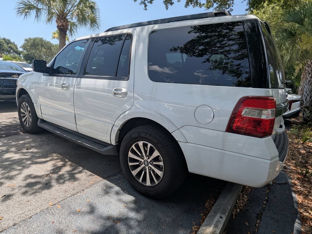 Used 2017 Ford Expedition XLT RWD image 4