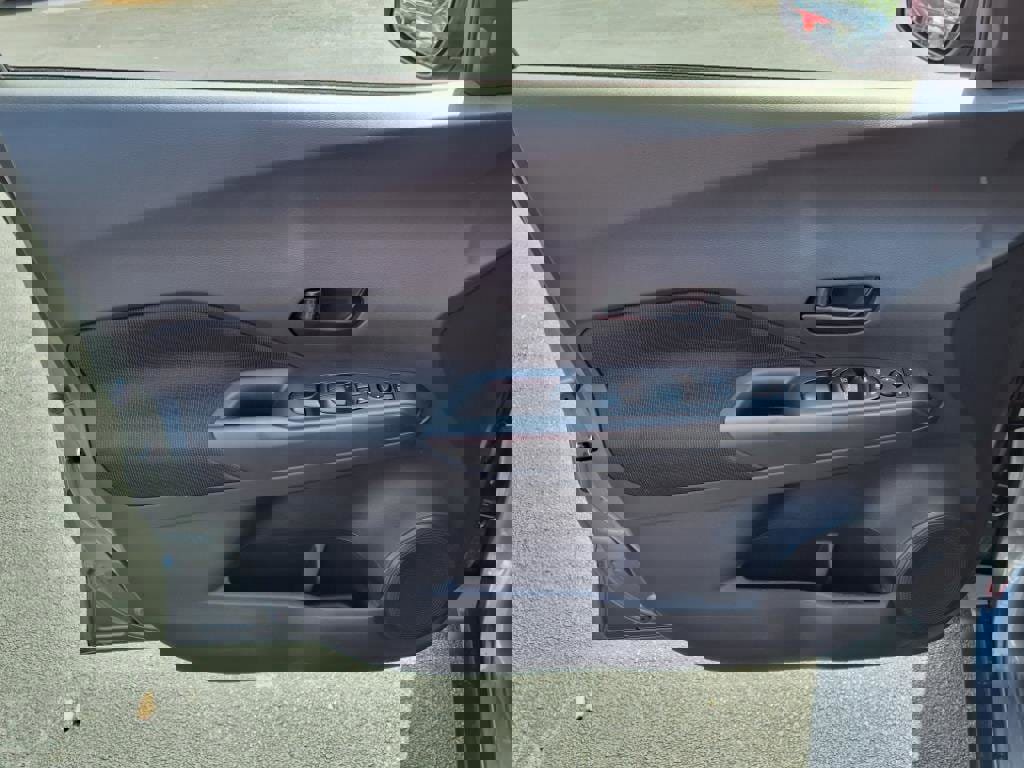 New 2025 Nissan Kicks Play S image 8