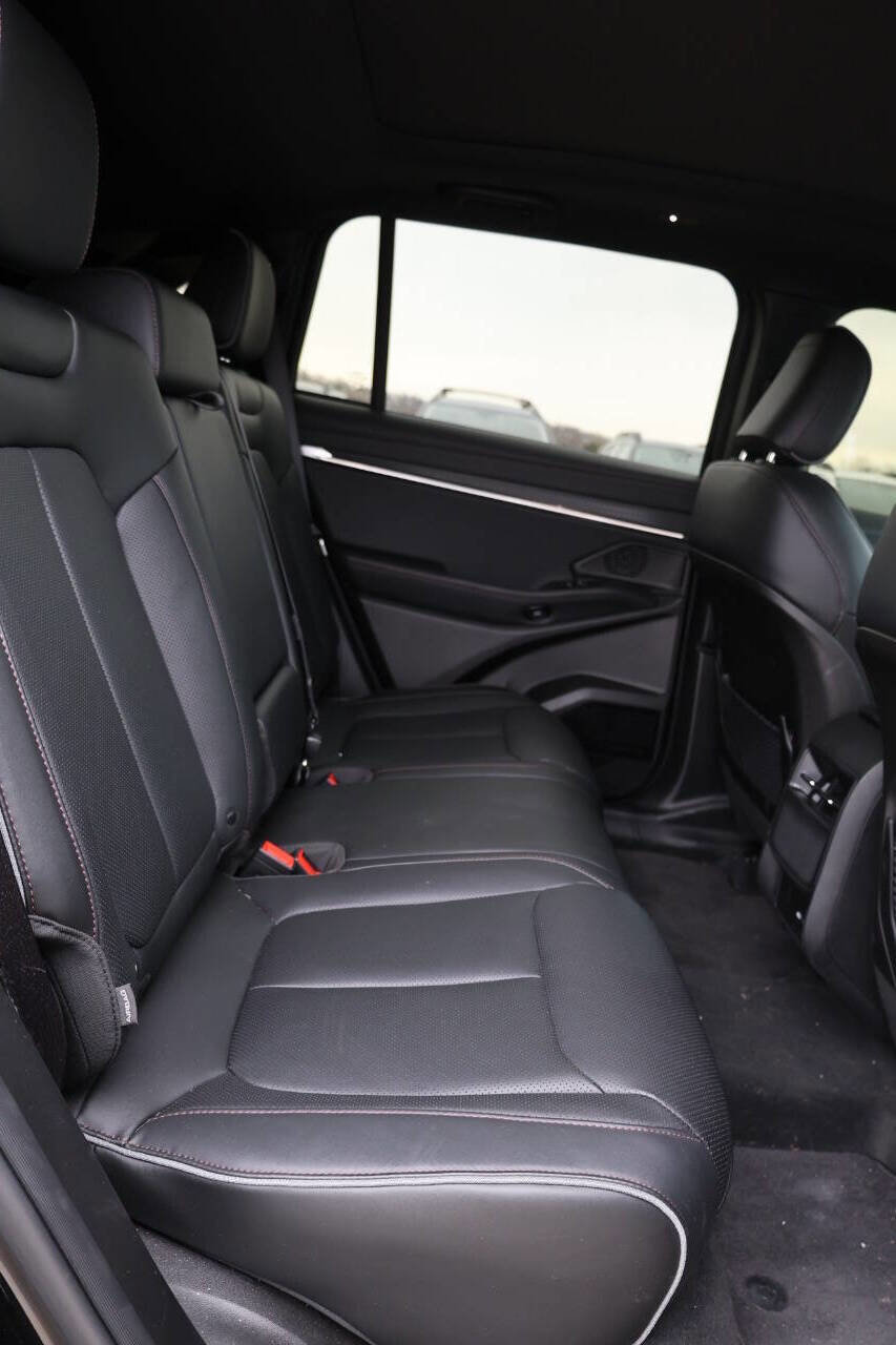 Used 2025 Jeep Wagoneer S Limited image 16