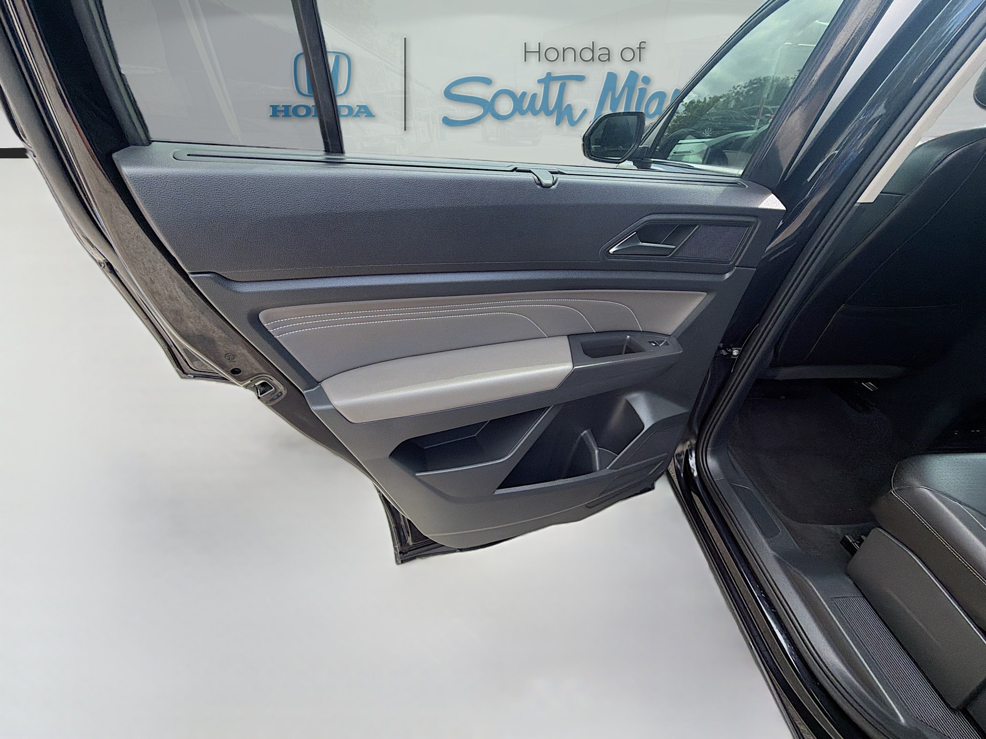 Used 2023 Volkswagen Atlas SE FWD image 25