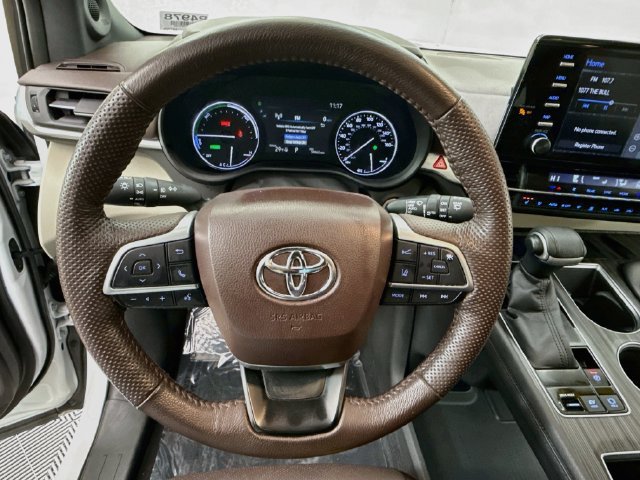 Used 2022 Toyota Sienna Platinum AWD/4WD image 11
