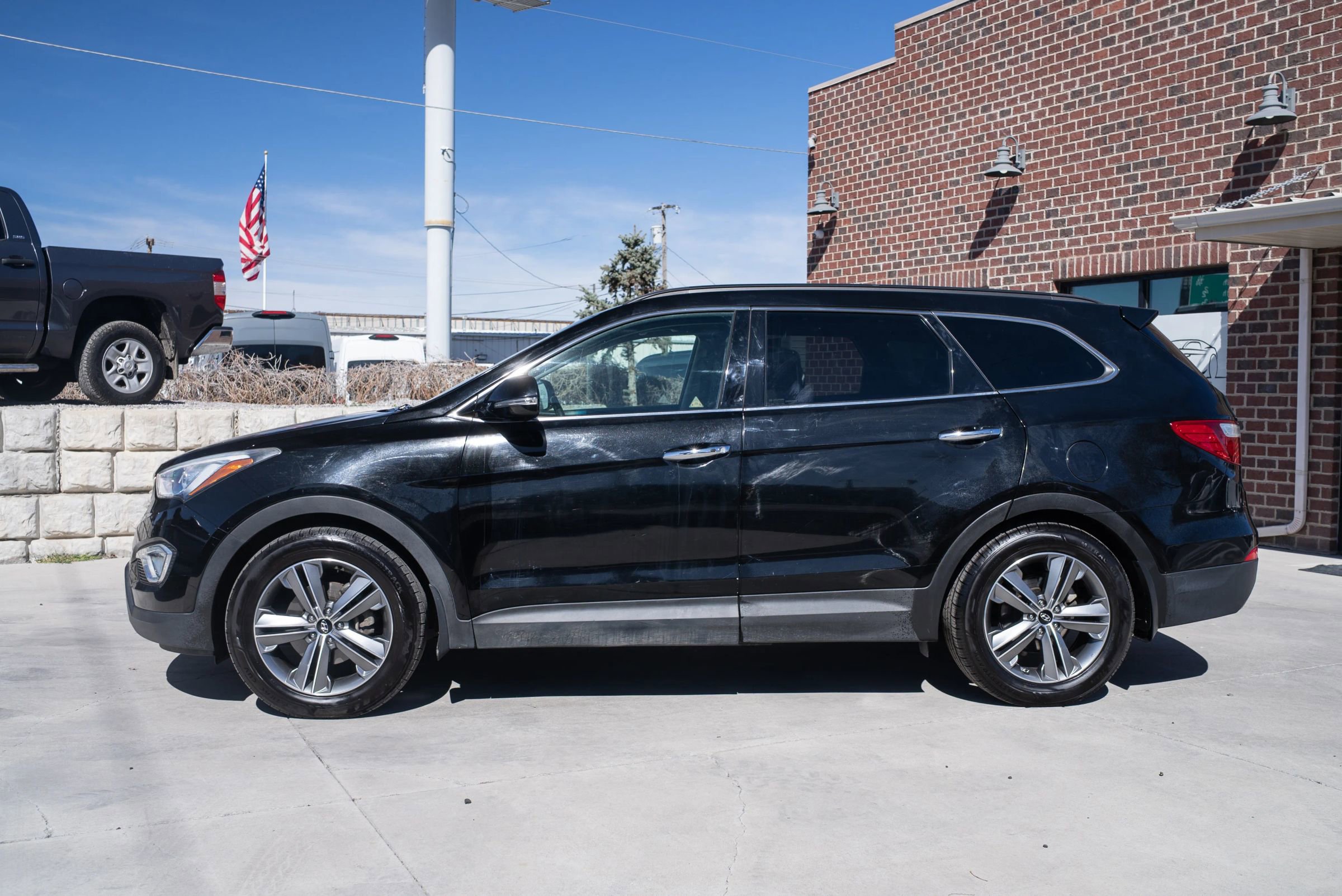 Used 2015 Hyundai Santa Fe GLS w/ Option Group 03 AWD/4WD image 3