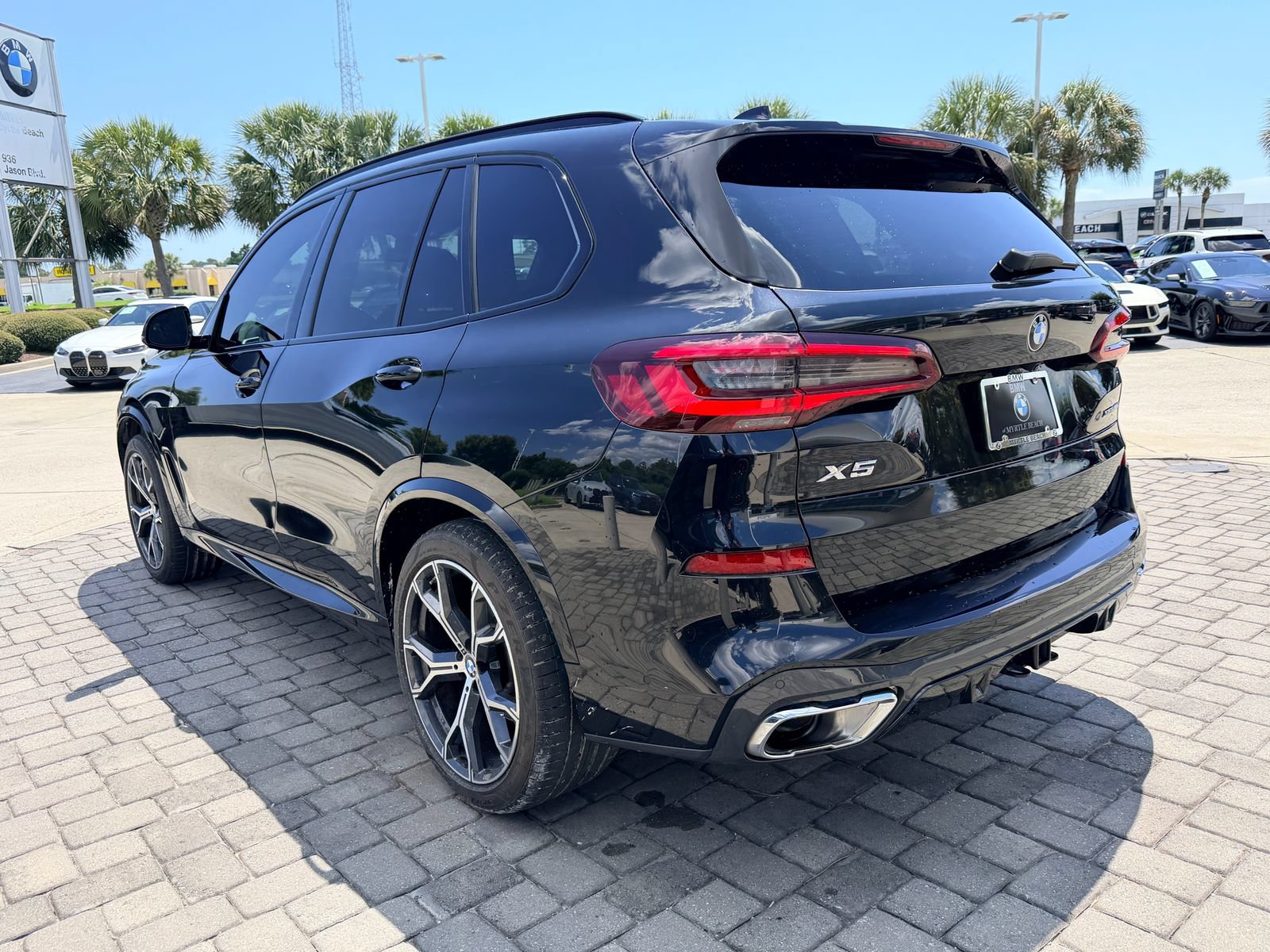 Used 2023 BMW X5 xDrive40i w/ M Sport Package AWD/4WD image 10
