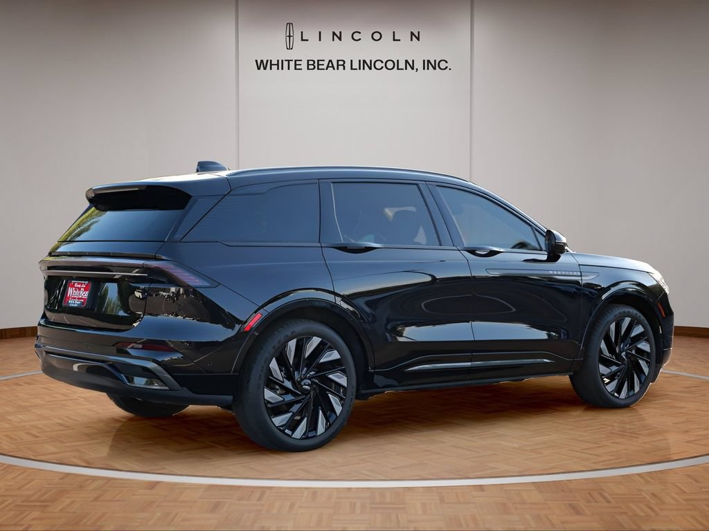 Used 2024 Lincoln Nautilus Reserve w/ Equipment Group 203A AWD/4WD image 12
