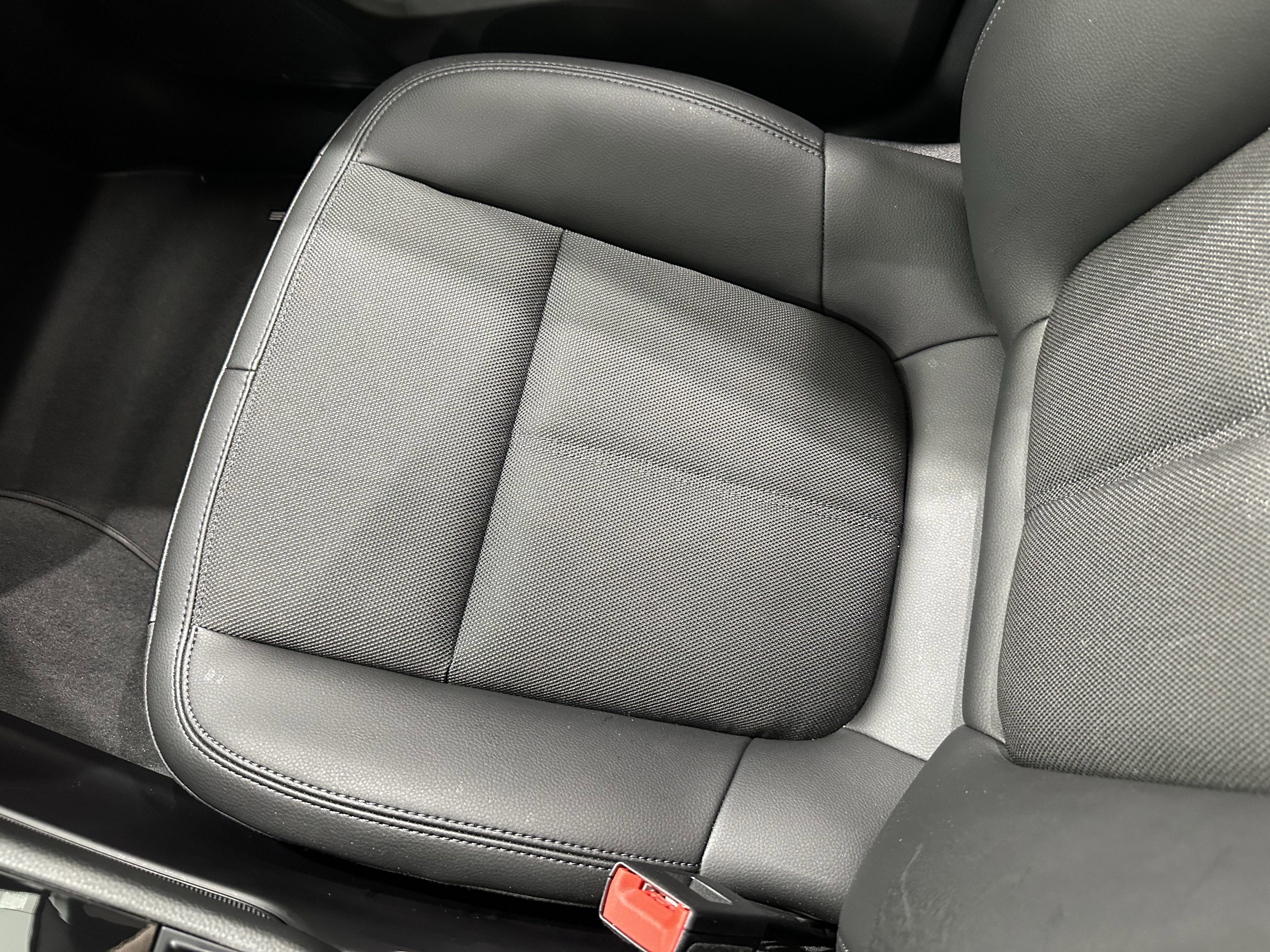 Certified 2024 Porsche Macan image 53