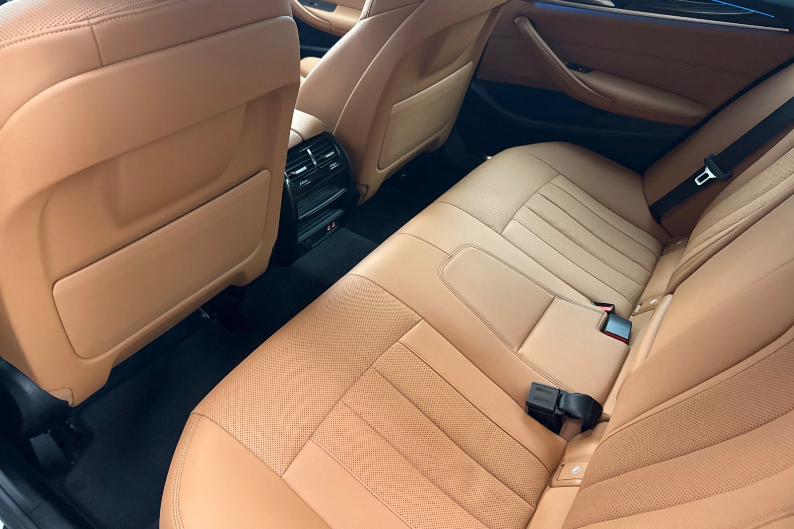 Certified 2023 BMW 530e xDrive w/ M Sport Package image 15