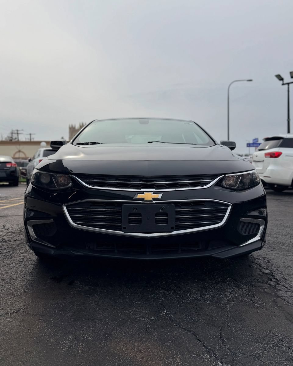 Used 2017 Chevrolet Malibu LS FWD image 2