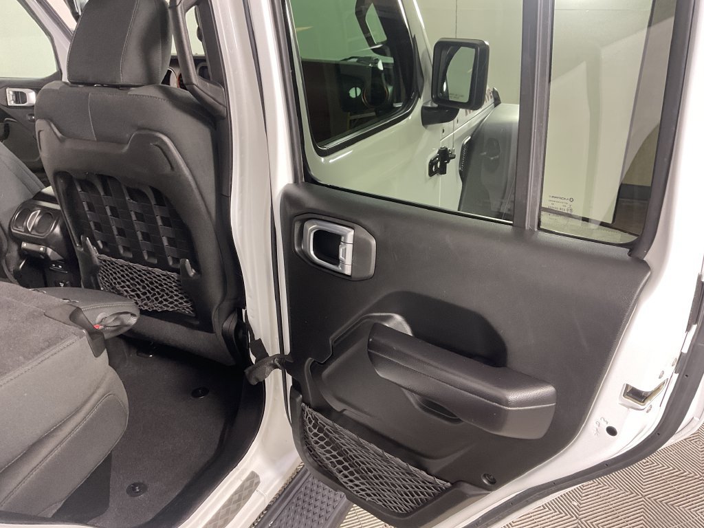 Used 2021 Jeep Gladiator Mojave AWD/4WD image 15
