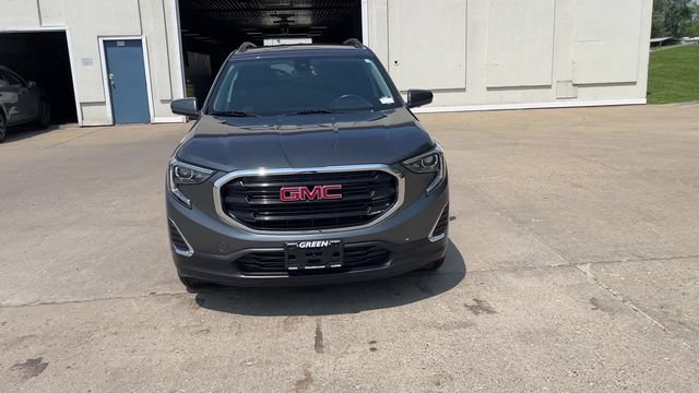 Used 2020 GMC Terrain SLE w/ Driver Convenience Package AWD/4WD image 3