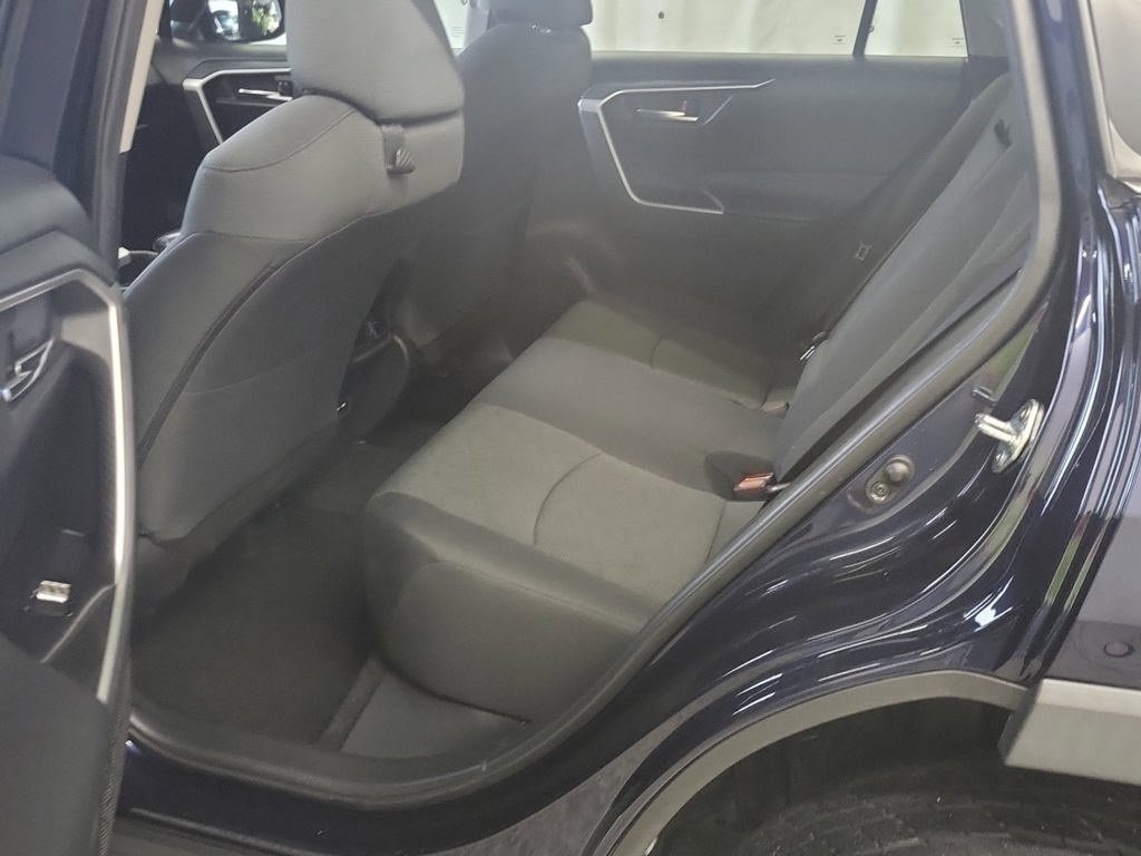Used 2021 Toyota RAV4 XLE image 4