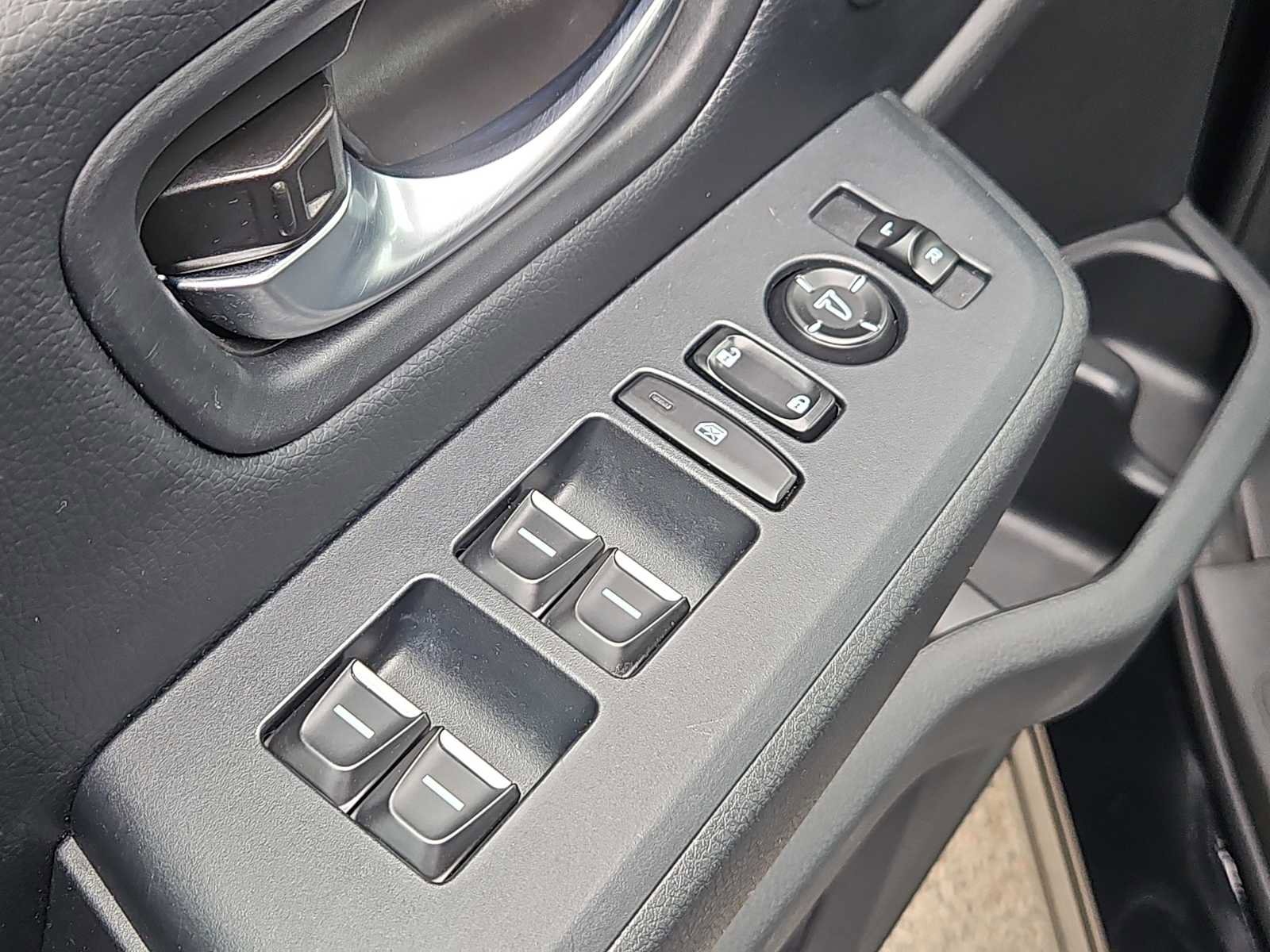 Used 2023 Honda Pilot Touring image 28