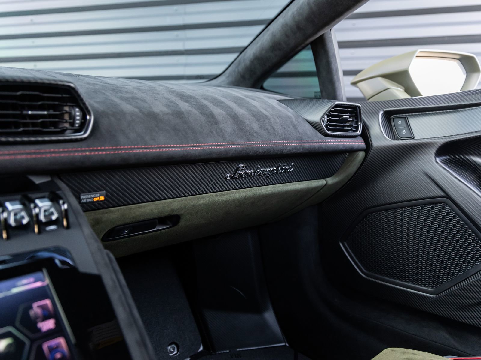 Used 2024 Lamborghini Huracan Sterrato AWD/4WD image 40