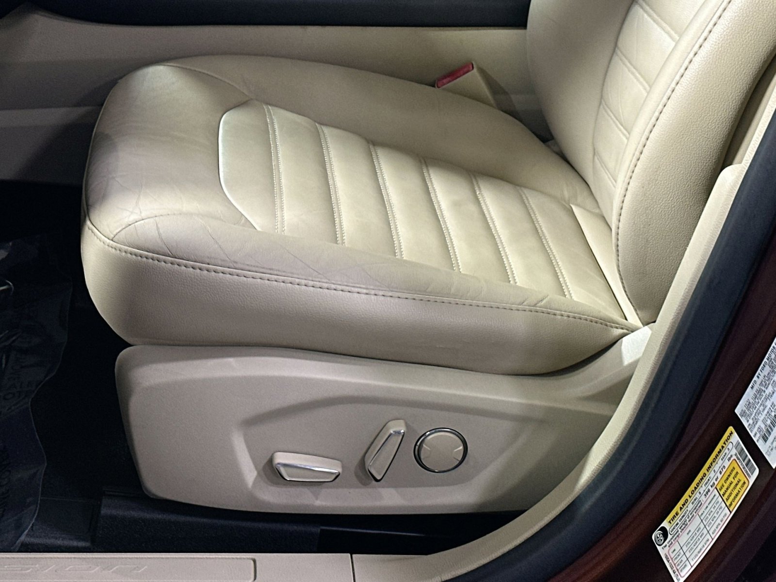 Used 2016 Ford Fusion SE w/ Equipment Group 202A image 14