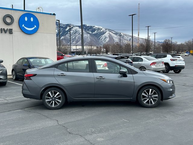 Used 2021 Nissan Versa SV image 2