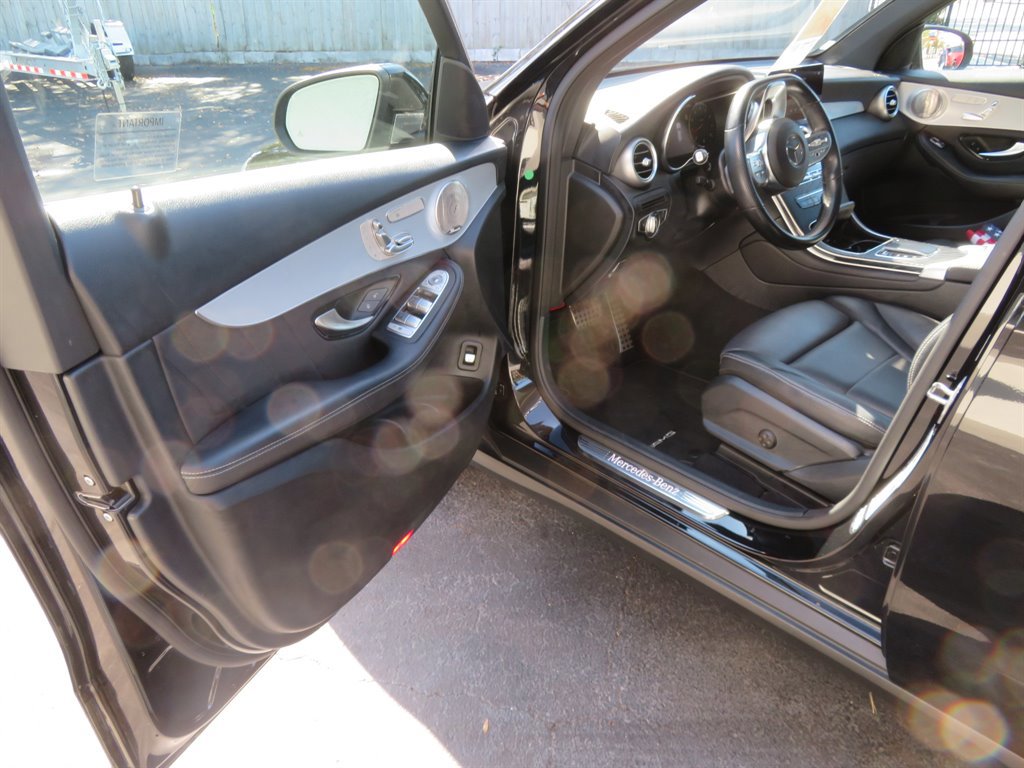 Used 2021 Mercedes-Benz GLC 300 image 9