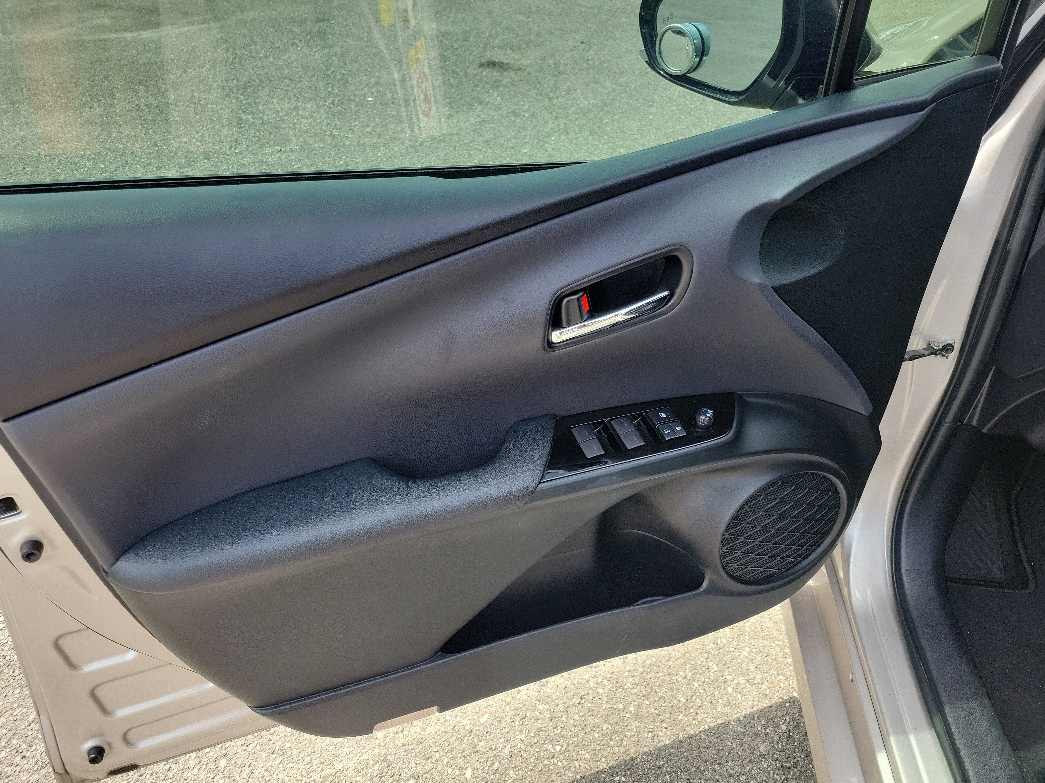 Used 2019 Toyota Prius Prime Advanced image 6