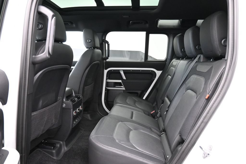 Used 2023 Land Rover Defender 110 X-Dynamic SE AWD/4WD image 21