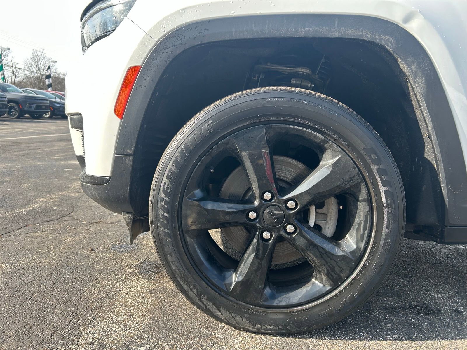 Used 2023 Jeep Grand Cherokee L Laredo image 34