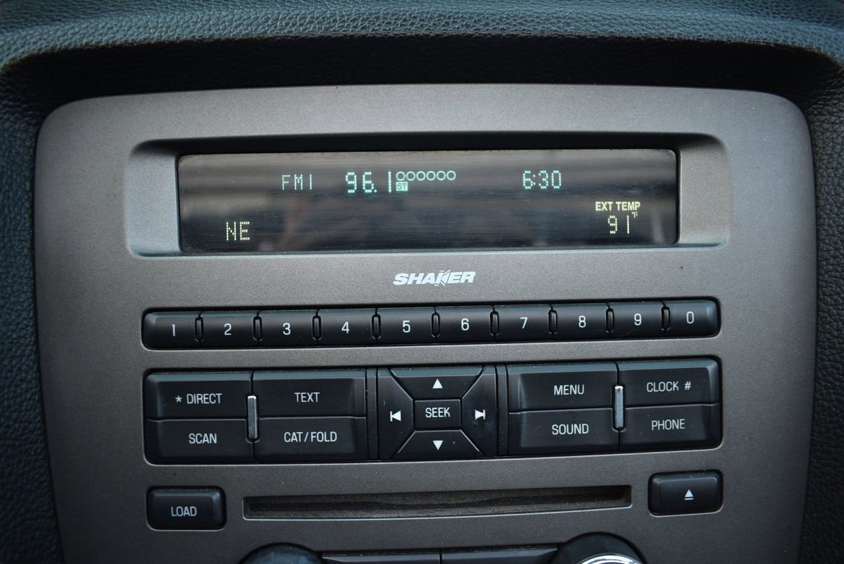 Used 2010 Ford Mustang GT image 29