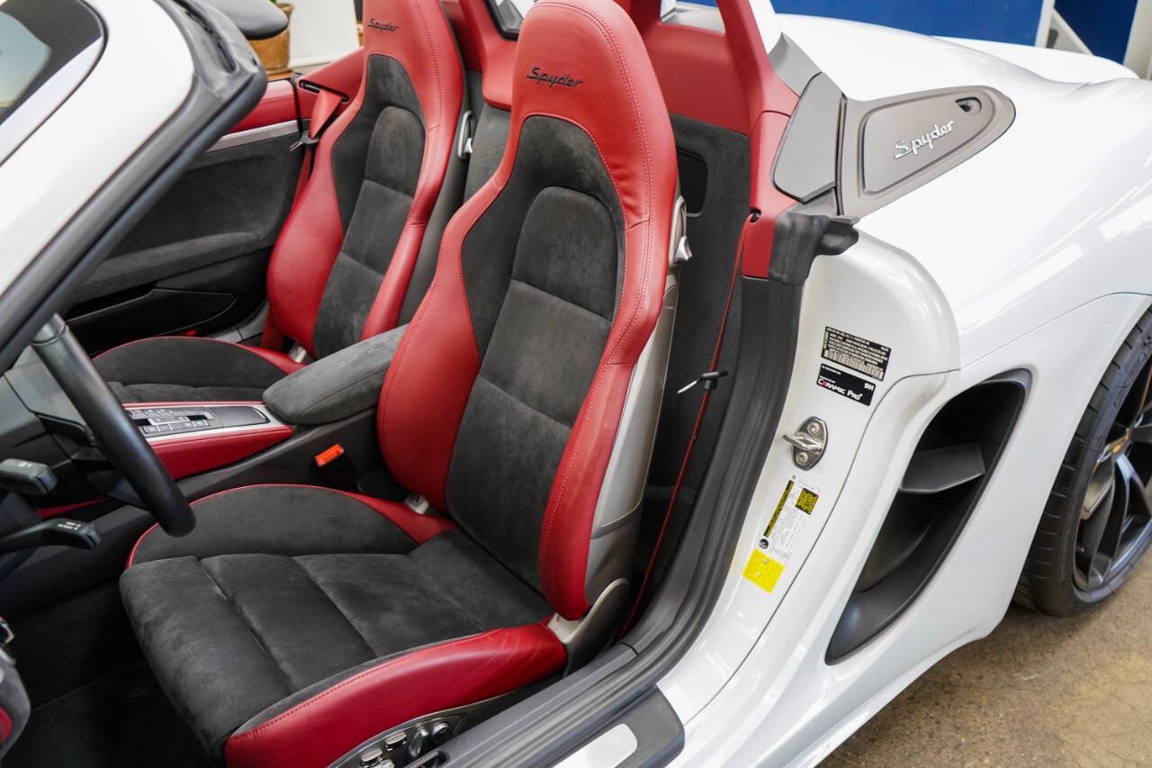 Used 2020 Porsche 718 Boxster Spyder RWD image 65