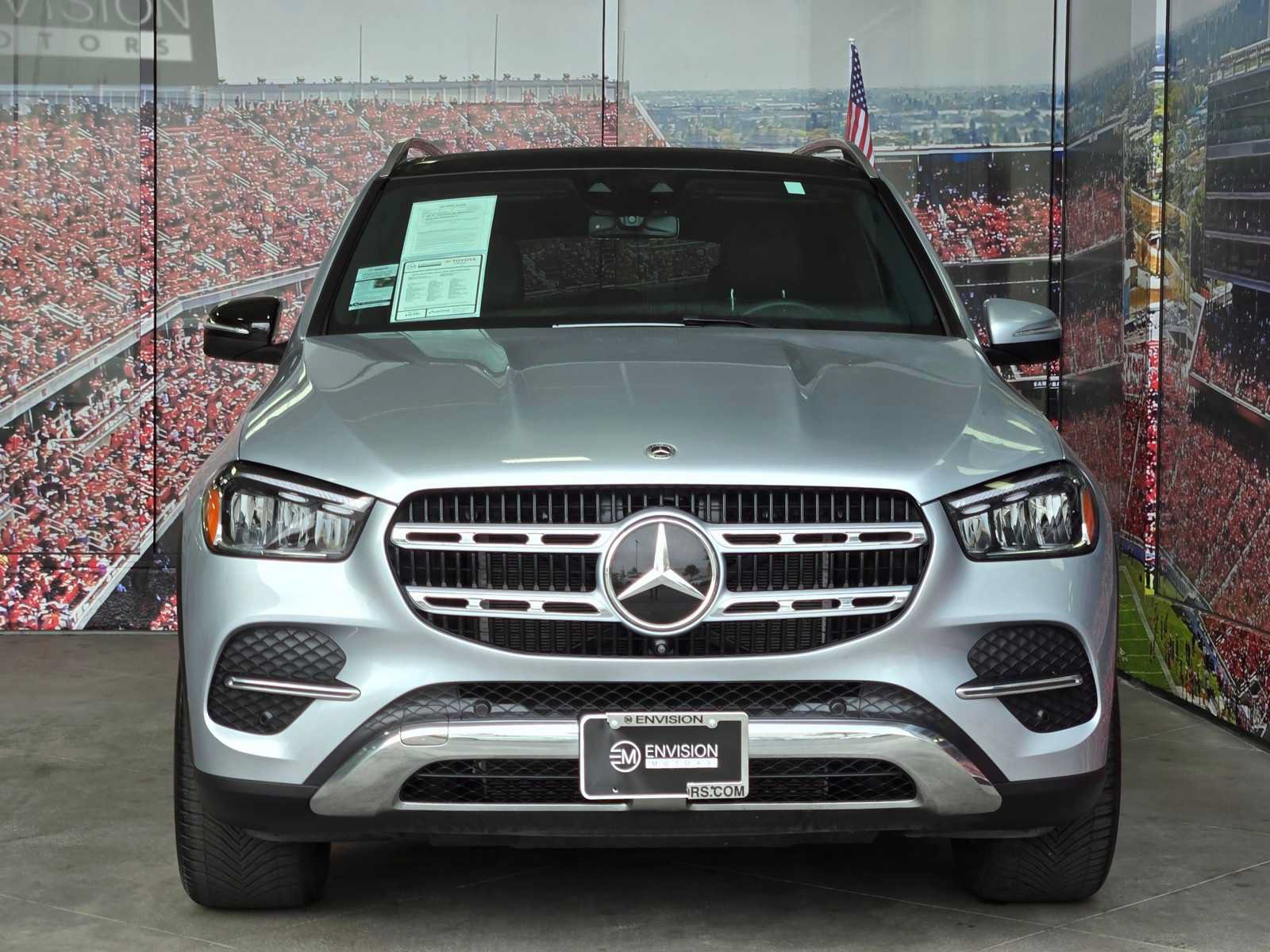 Used 2025 Mercedes-Benz GLE 350 4MATIC w/ Driver Assistance Package image 3