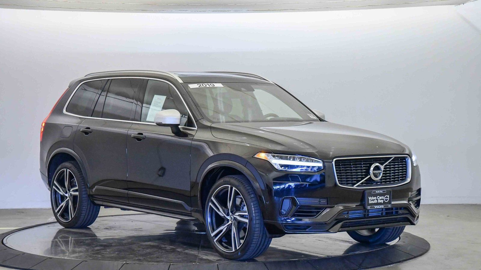 Used 2019 Volvo XC90 T8 R-Design w/ Advanced Package image 6