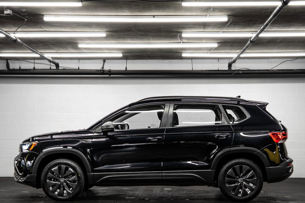 Used 2024 Volkswagen Taos S image 2