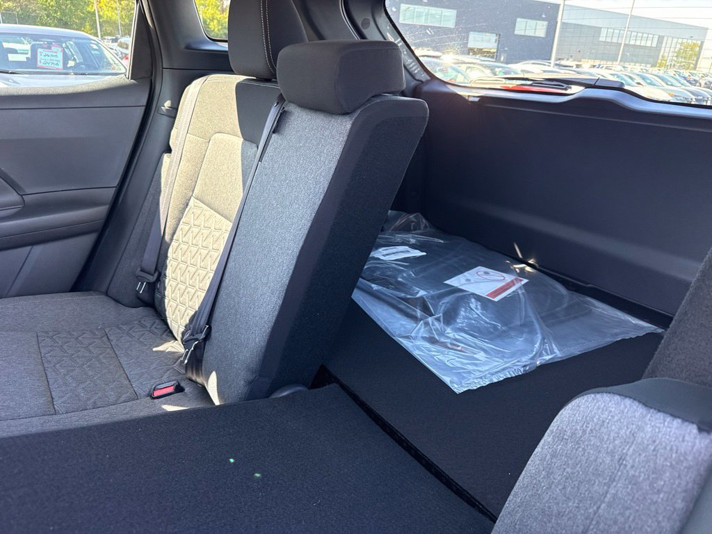 New 2027 Nissan Kicks SV AWD/4WD image 13