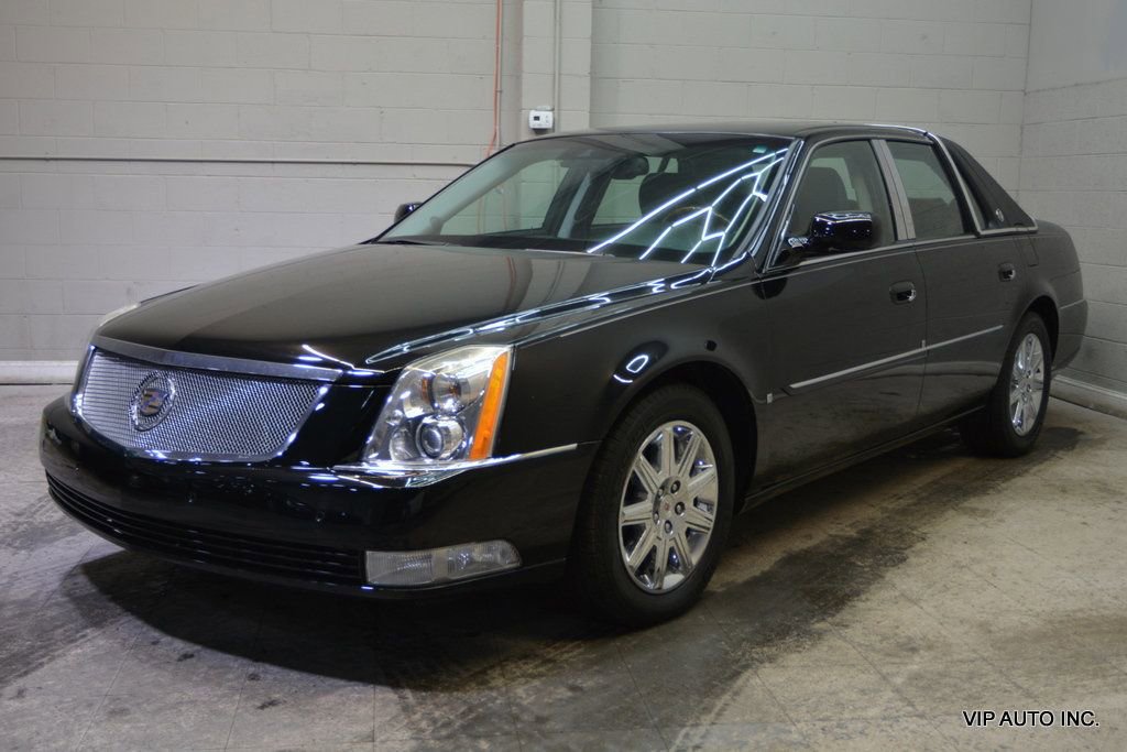 Used 2010 Cadillac DTS Premium w/ Driver Awareness Package image 2