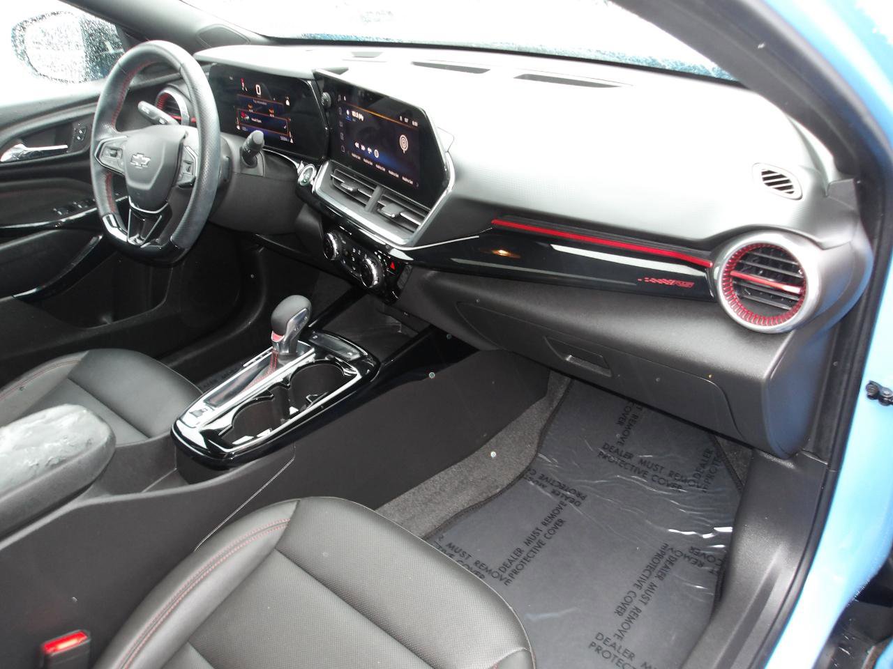 Used 2024 Chevrolet Trax RS w/ Sunroof Package FWD image 13