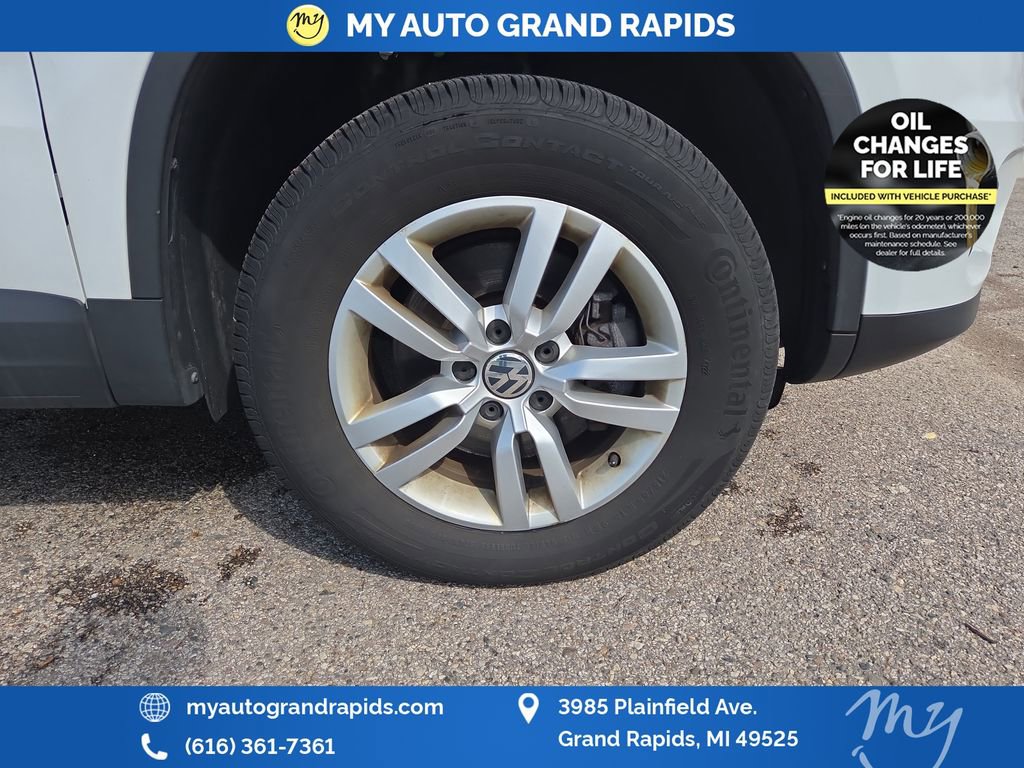 Used 2017 Volkswagen Tiguan S image 31