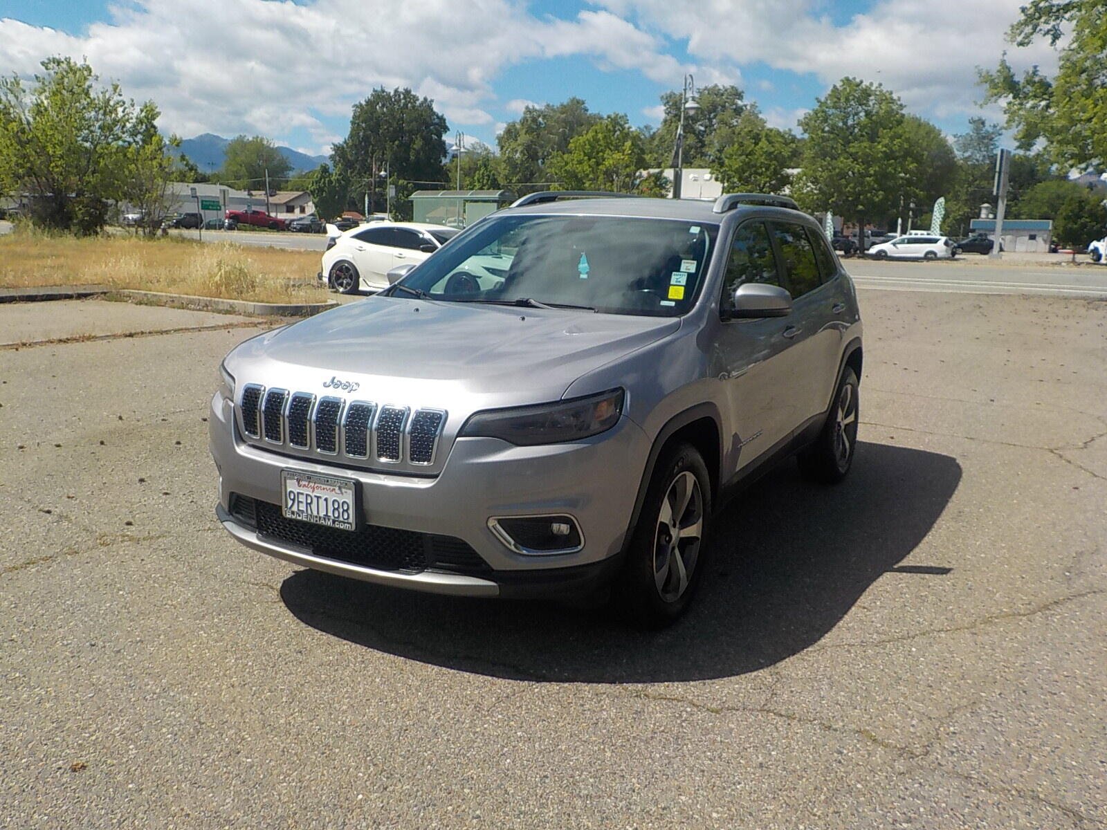 Used 2020 Jeep Cherokee Limited AWD/4WD image 1