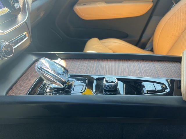 Certified 2023 Volvo XC60 B5 Ultimate w/ Protection Package AWD/4WD image 36