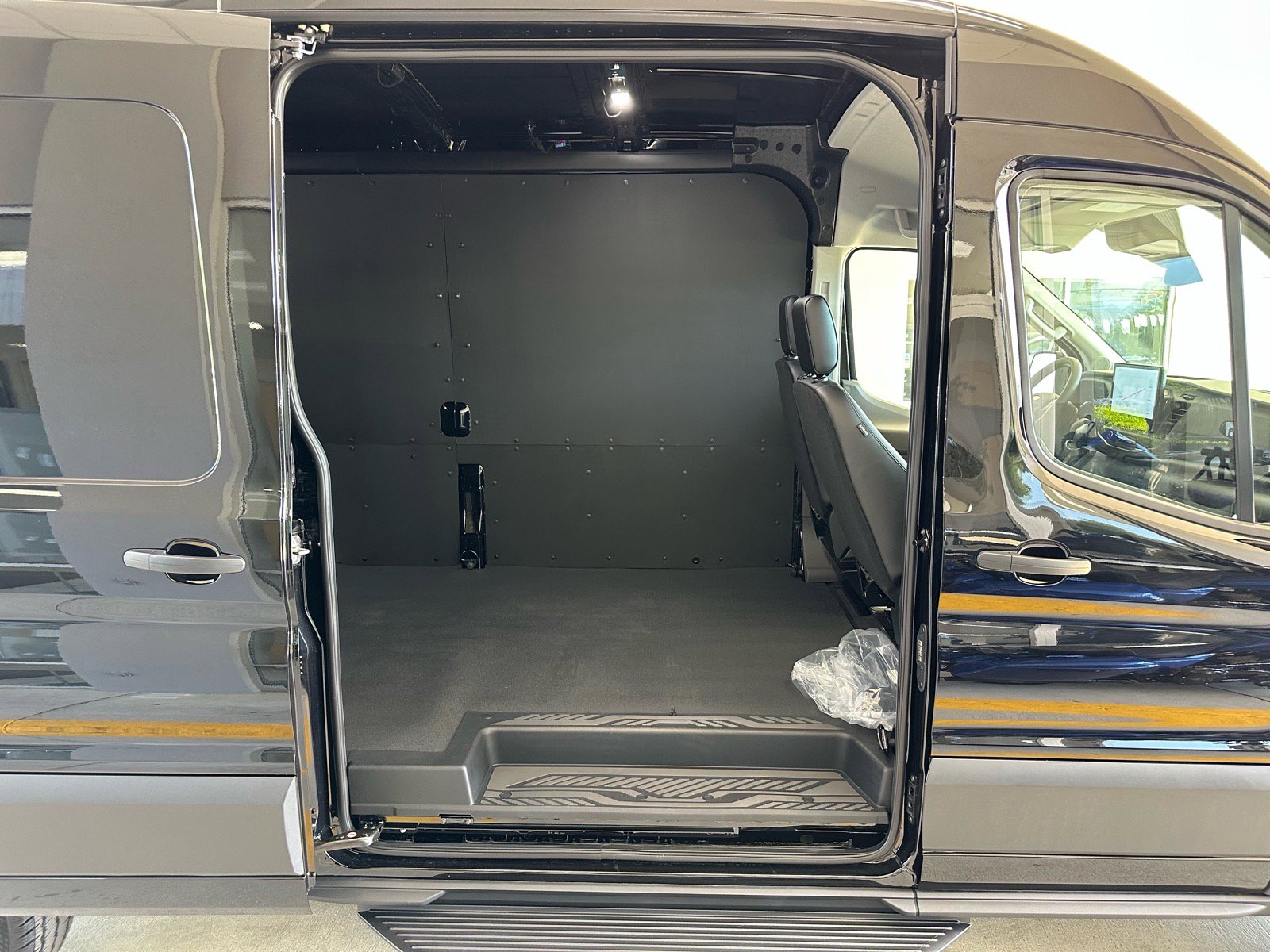 New 2026 Ford Transit 250 148 Medium Roof RWD image 12