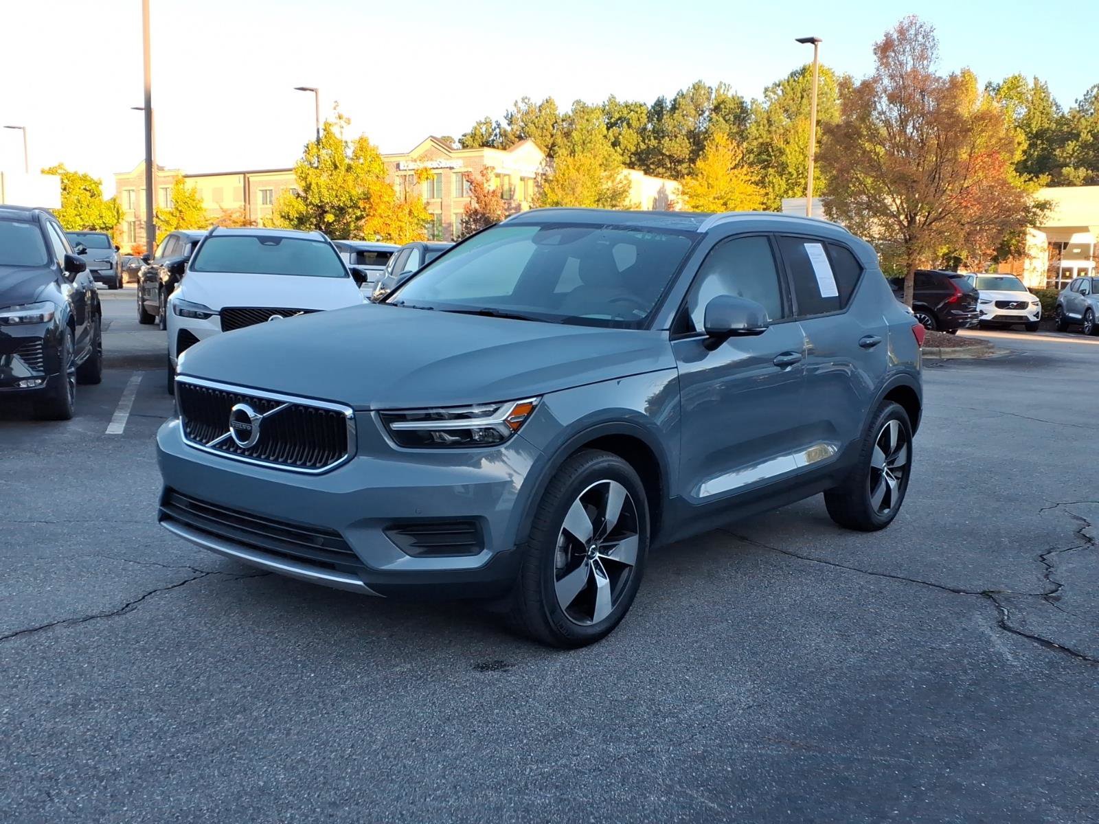 Used 2020 Volvo XC40 T5 Momentum w/ Protection Package Premier AWD/4WD image 9