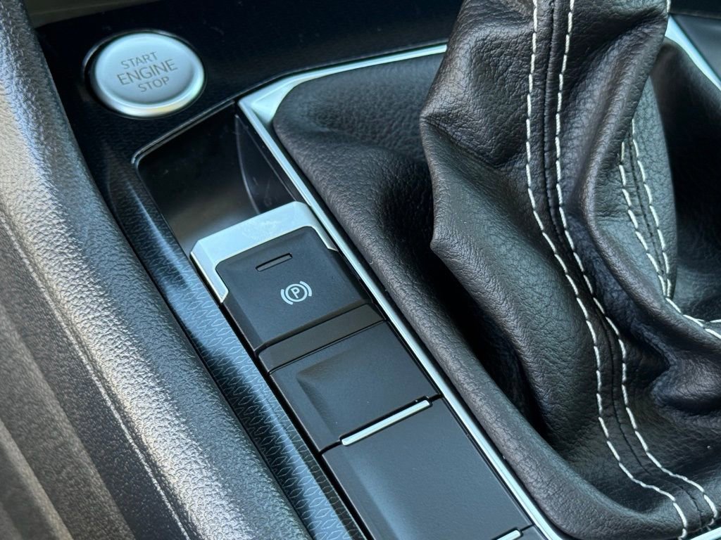 New 2026 Volkswagen Taos SE image 20