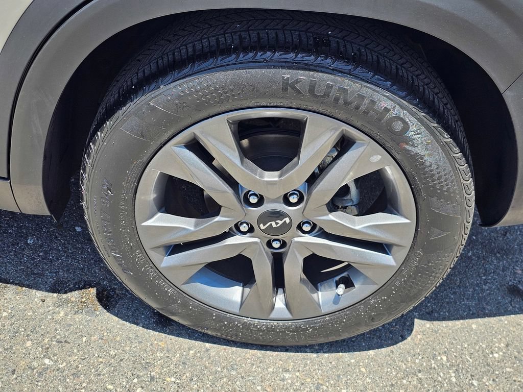 Used 2023 Kia Seltos S FWD image 9