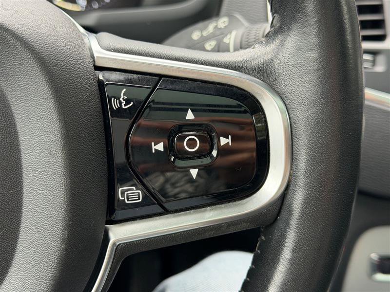 Used 2016 Volvo XC90 T6 Momentum image 36