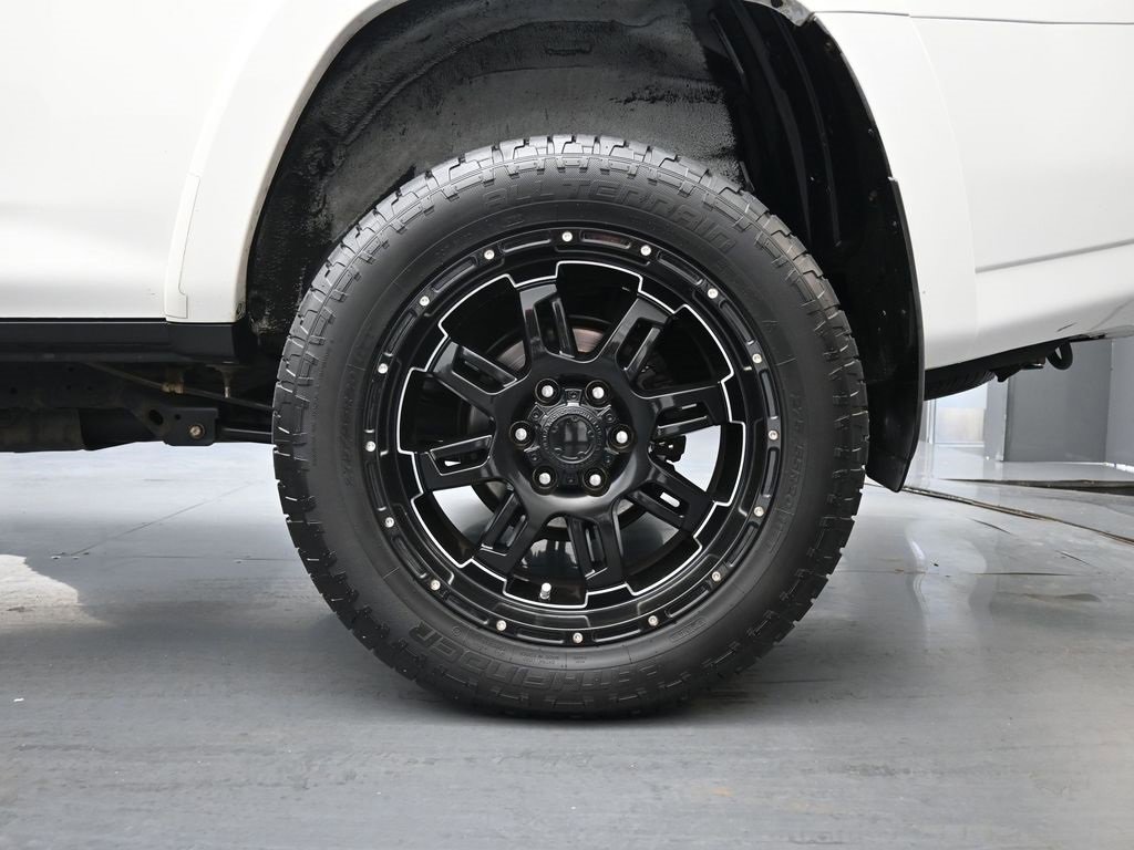 Used 2016 Toyota 4Runner SR5 image 13