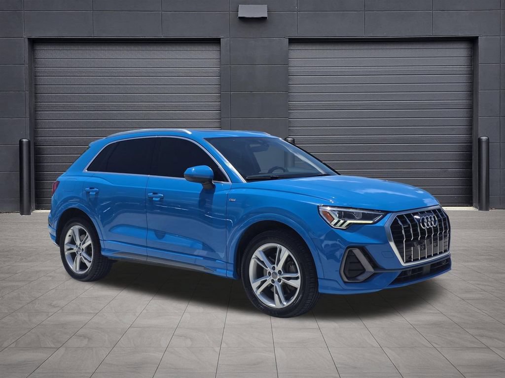 Used 2019 Audi Q3 2.0T Premium Plus w/ Premium Plus Package AWD/4WD image 3