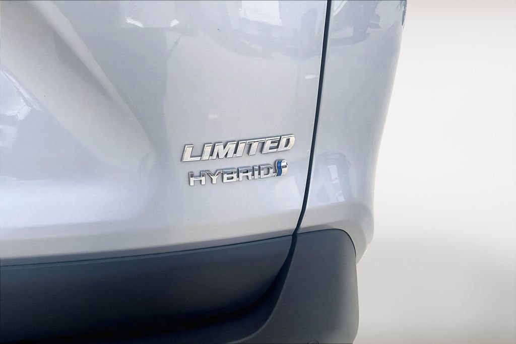 Used 2022 Toyota RAV4 Limited AWD/4WD image 8