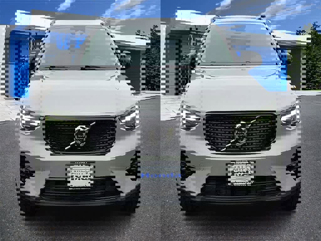 Used 2023 Volvo XC40 B5 Ultimate w/ Protection Package Premier image 28
