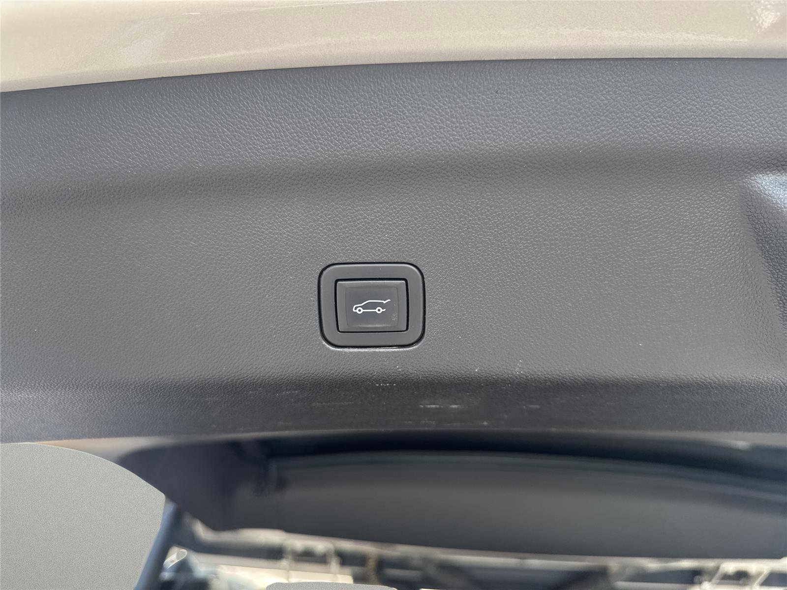 Used 2021 Chevrolet Tahoe Premier AWD/4WD image 11