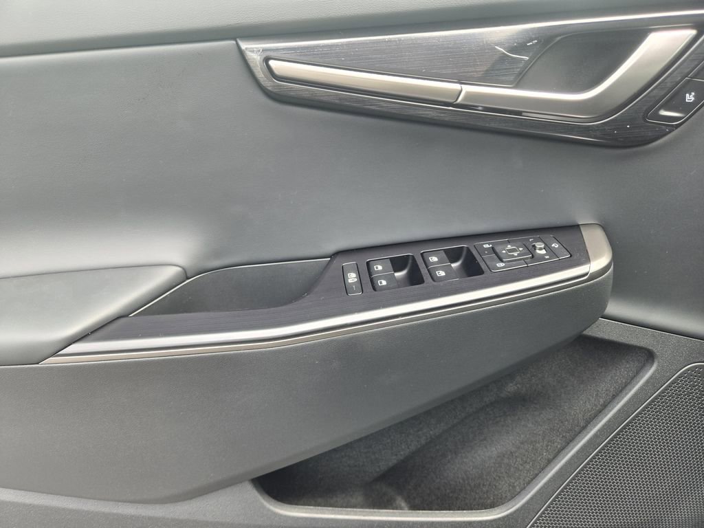 New 2025 Kia EV6 Wind RWD image 16