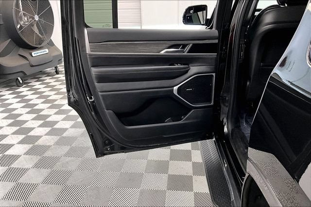 Used 2022 Jeep Wagoneer Series II AWD/4WD image 22